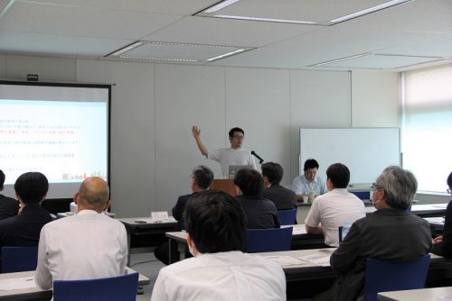 第2部「さぁ、スケジュールからデジタル化」について講演されたサイボウズ㈱ 中部営業G 山田氏