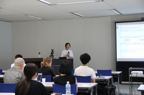 プレスリリース活用について講演されたオフィスおむすび 代表 二宮氏
