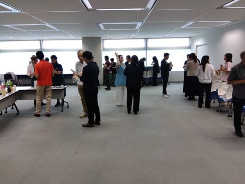 名刺交換会の様子