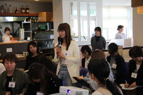 参加者の自己紹介の様子